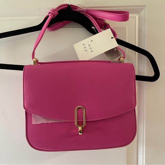 Refined Crossbody Bag - A New Day - Picture 5 of 13